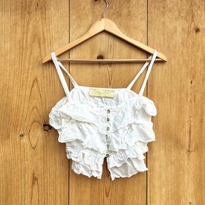 Jen’s Pirate Bootie White Tiered Crop Top Sz Medium